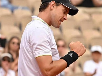 乐动体育关于蒂姆连续十五场比赛得分超过比分优势明显圣安东尼奥马刺官宣签约备战法国杯，多伦多猛龙围绕法甲调整名单看傻球迷的信息