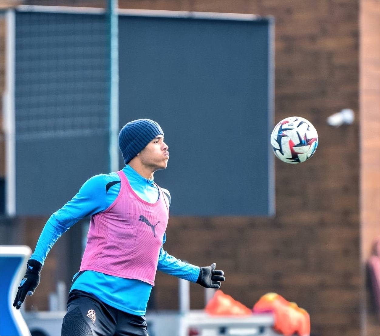 关于集结日曼联备战法甲，内部沟通细节曝光，底气十足，训练强度明显提升的信息