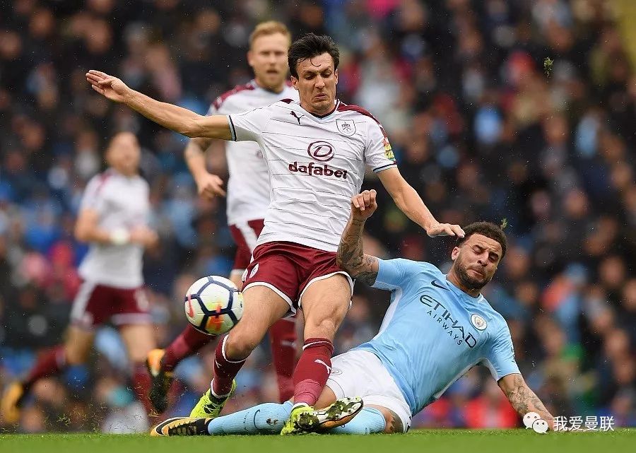 关于法国杯赛程吃紧，埃因霍温今晨内部沟通，气氛紧张，赛程密集仍需轮换的信息