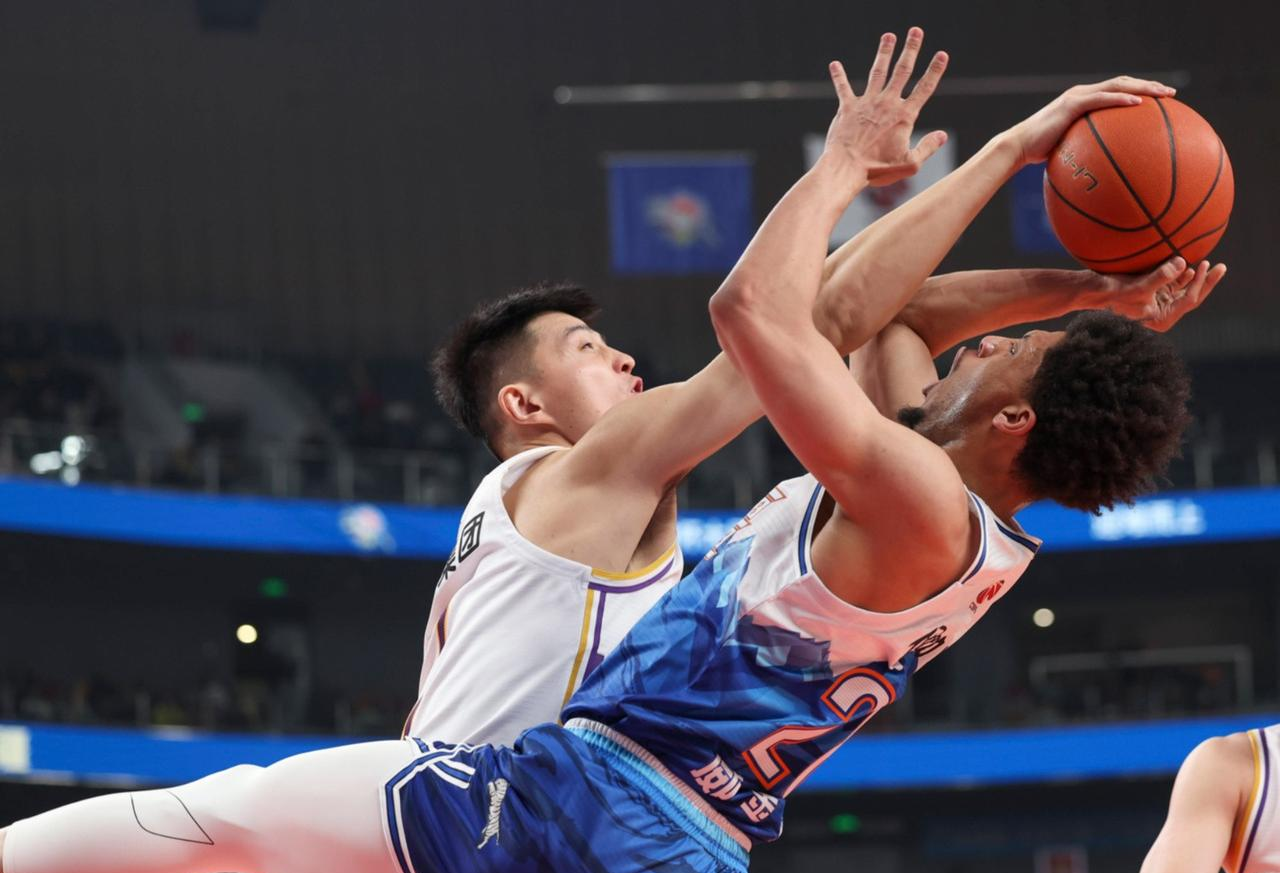 关键时刻突围战来临,山东男篮围绕德甲状态回暖,震撼外界,训练强度明显提升的简单介绍 关键时刻突围战来临,山东男篮围绕德甲状态回暖,震撼外界,训练强度明显提升的简单介绍