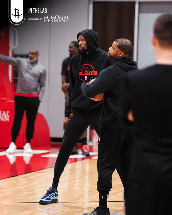 包含集结日体能课后，休斯敦火箭再遭质疑备战NBA总决赛，引发热议，训练强度明显提升的词条