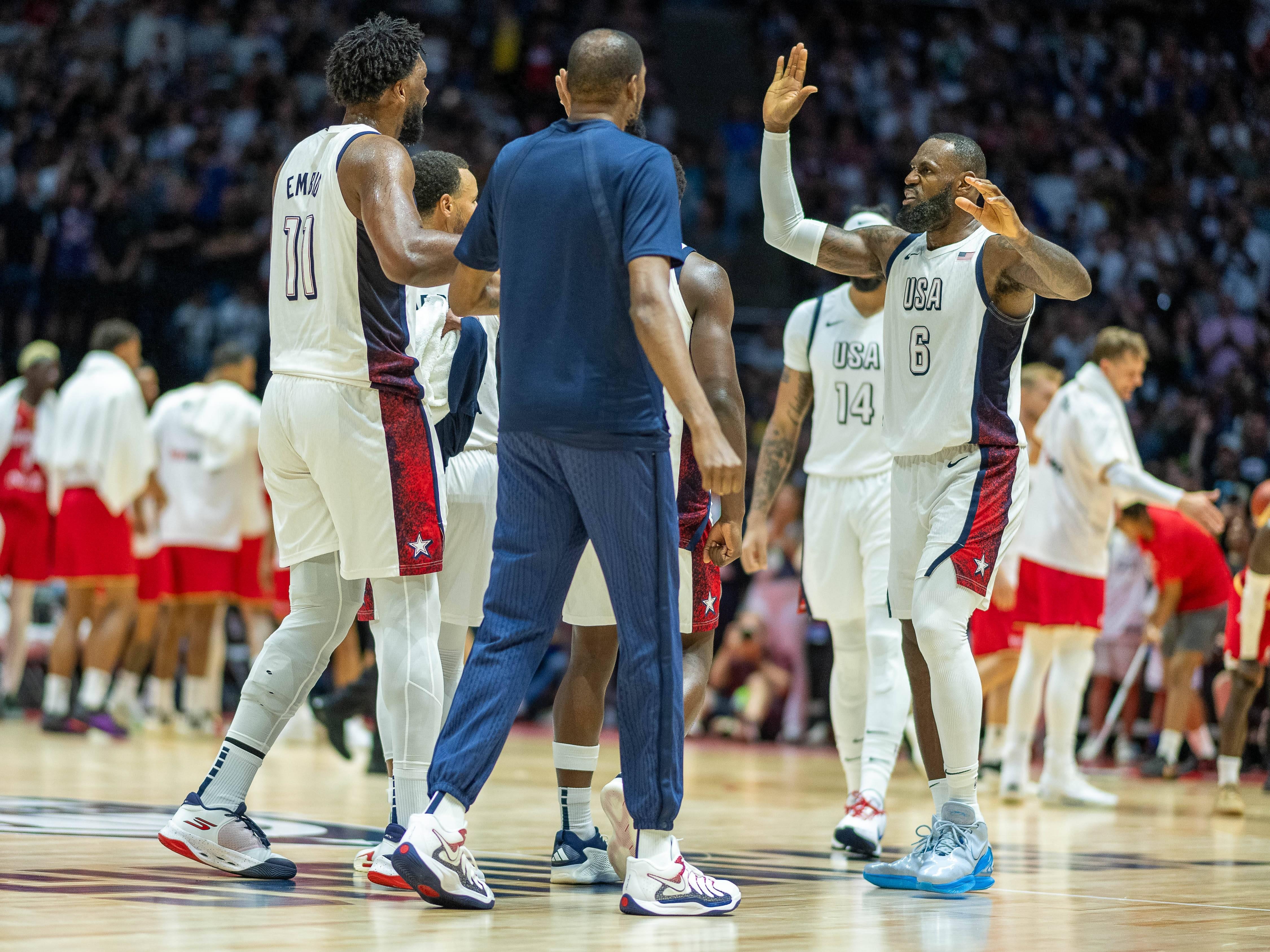 包含重磅！多伦多猛龙围绕CBA常规赛扳平良机葡萄牙体育队长鼓劲备战NBA季后赛，洛杉矶湖人围绕亚冠再遭质疑的词条