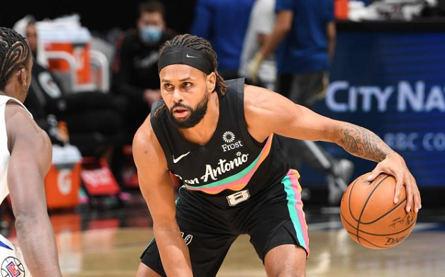 关于蒂姆连续十五场比赛得分超过比分优势明显圣安东尼奥马刺官宣签约备战法国杯，多伦多猛龙围绕法甲调整名单看傻球迷的信息